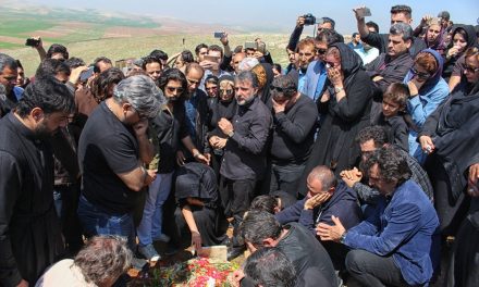 عارف لرستانی در زادگاهش به آغوش خاک سپرده شد